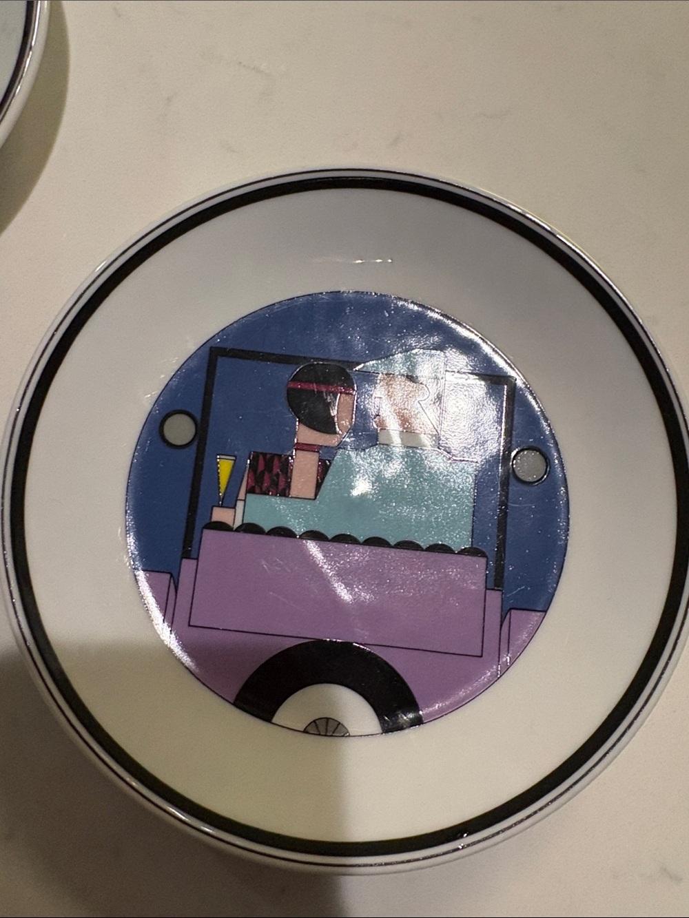 Set of 4 Decorative Ceramic Plates - Retro Graphic Couple Scenes - Picture 3 of 6